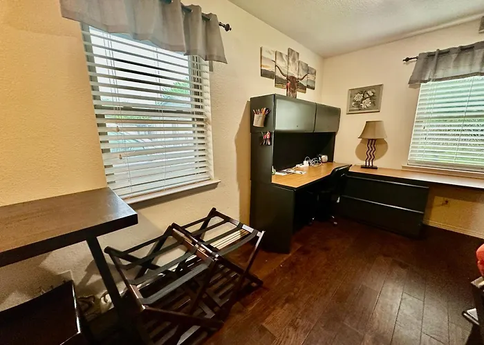 Casa de férias Tx Speedway Studio: Desk + Cowboy Dipping Pool By Vacation Your Way Fort Worth