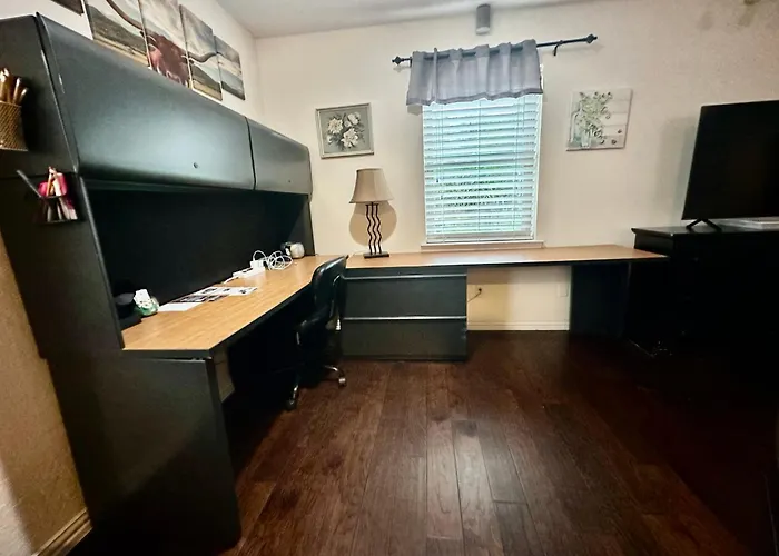 Casa de férias Tx Speedway Studio: Desk + Cowboy Dipping Pool By Vacation Your Way Fort Worth
