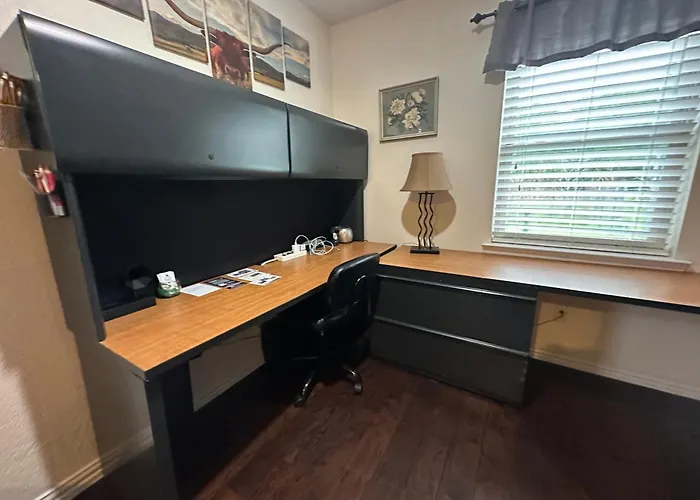 Tx Speedway Studio: Desk + Cowboy Dipping Pool By Vacation Your Way Casa de férias Fort Worth